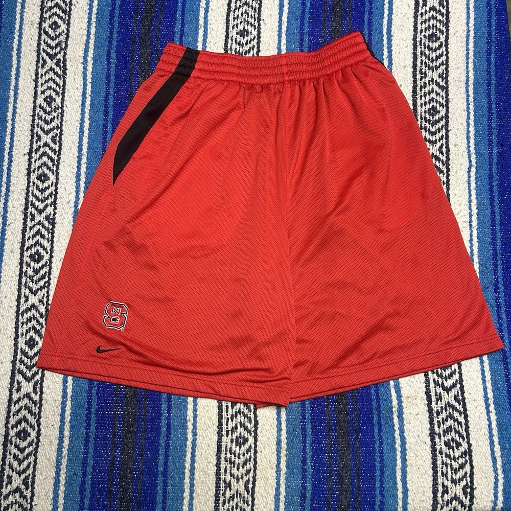 Vintage NC State Wolfpack Shorts Men's Large Red Solid Nike NCAA Basketball Y2K